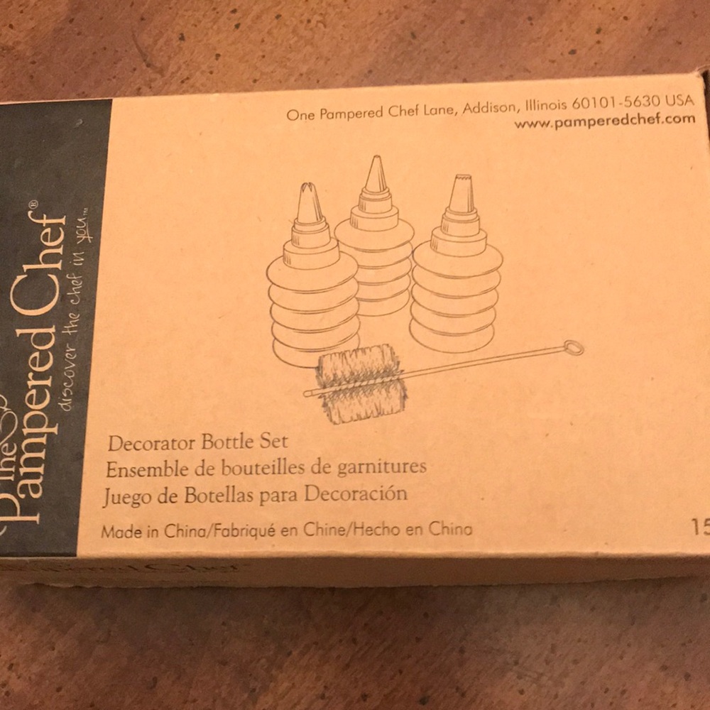 Pampered Chef Decorator Bottle Set Gem